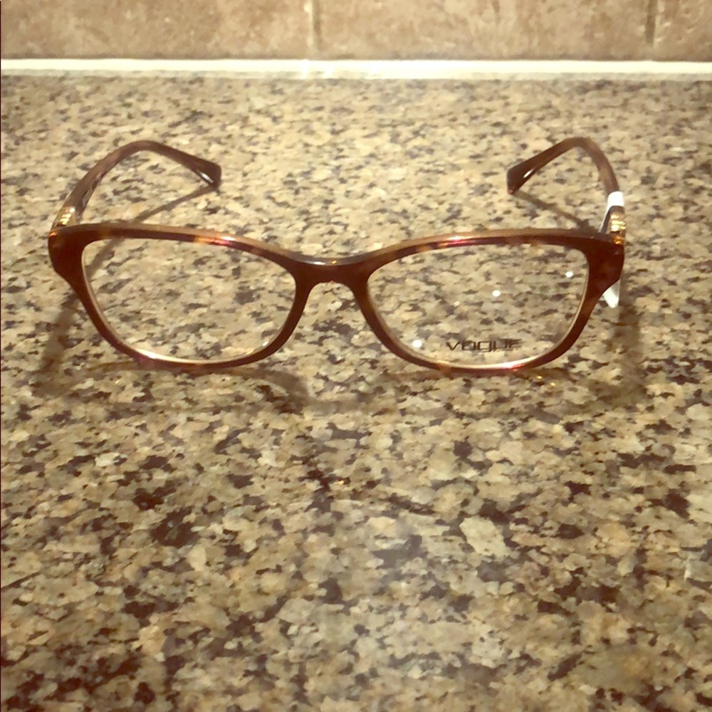 Glasses comes with a case